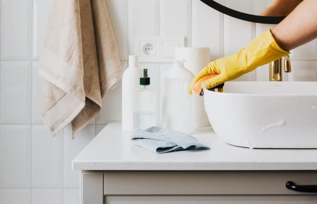 TOP 10 Best & Easiest Deep Cleaning Hacks to Get Your Bathroom Sparkling