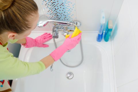 How To Remove Stains From A Bathtub