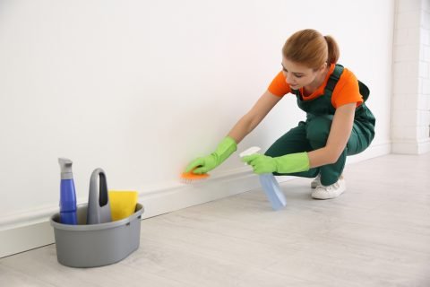 3 Green Cleaning Solutions for White Baseboards