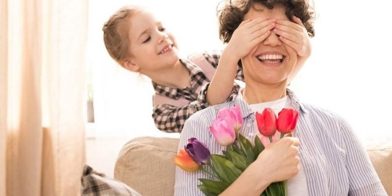 Mother’s Day Cleaning Tips and Gift Ideas for the Busy Mom