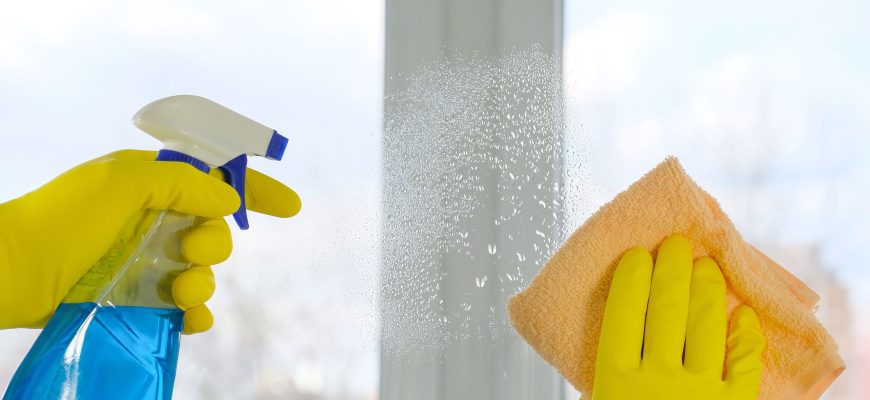 2 Ways to Wash Windows